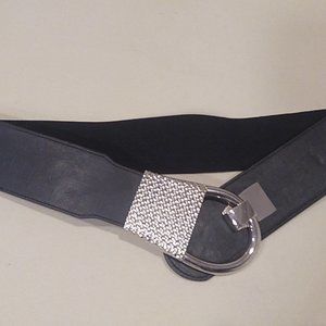 Women's wide toggle belt